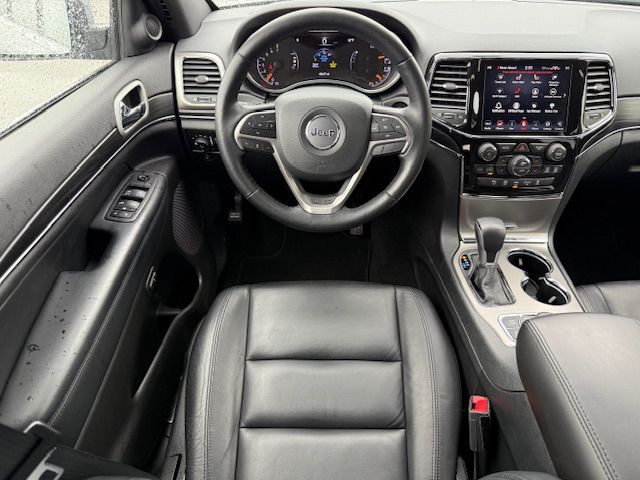 Vehicle image 27 of 40