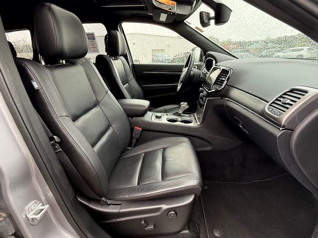 Vehicle image 18 of 40
