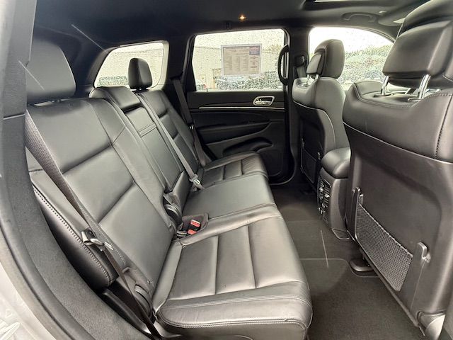 Vehicle image 16 of 40