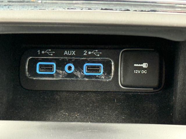 Vehicle image 24 of 40