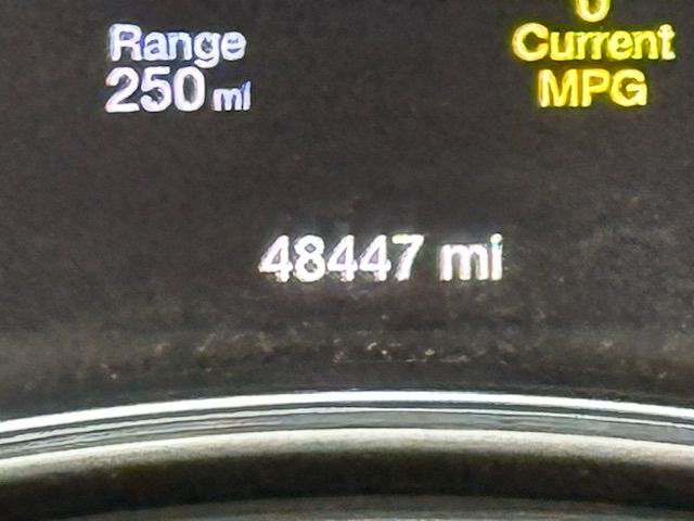 Vehicle image 32 of 40