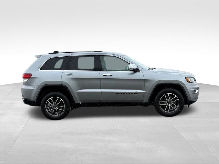Vehicle image 4 of 40