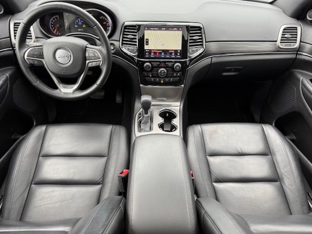 Vehicle image 19 of 40