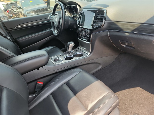 Vehicle image 21 of 36