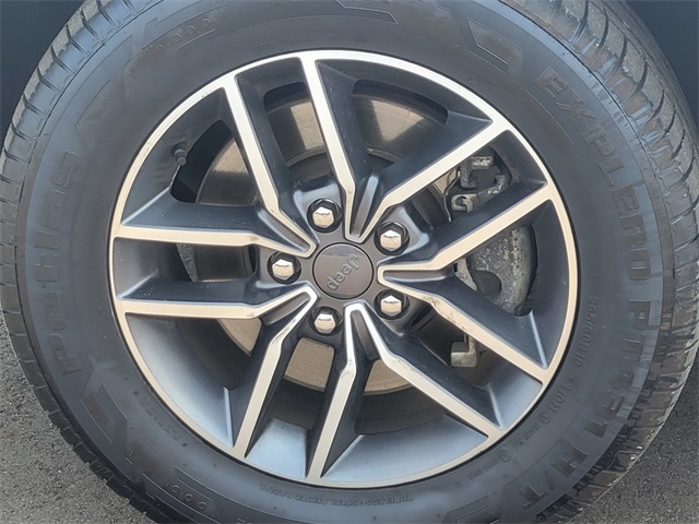 Vehicle image 12 of 36
