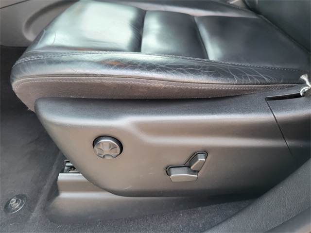 Vehicle image 16 of 36