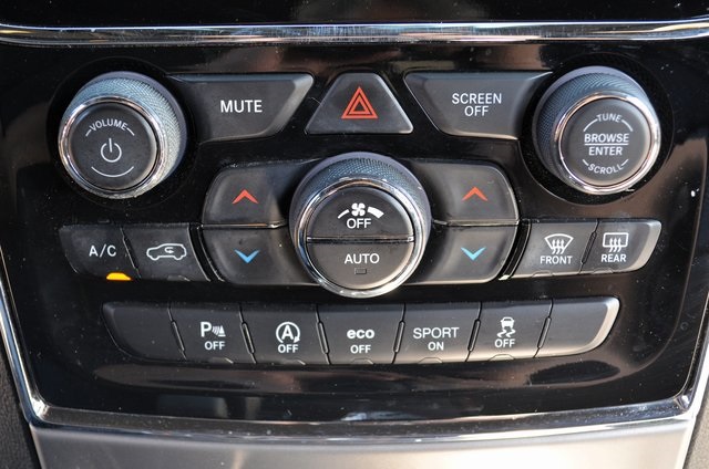Vehicle image 37 of 58