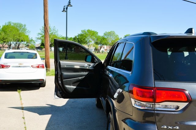 Vehicle image 14 of 58
