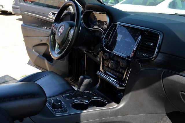 Vehicle image 51 of 58