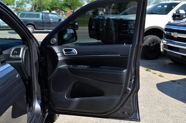 Vehicle image 47 of 58