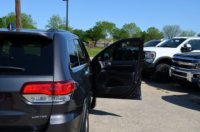 Vehicle image 46 of 58