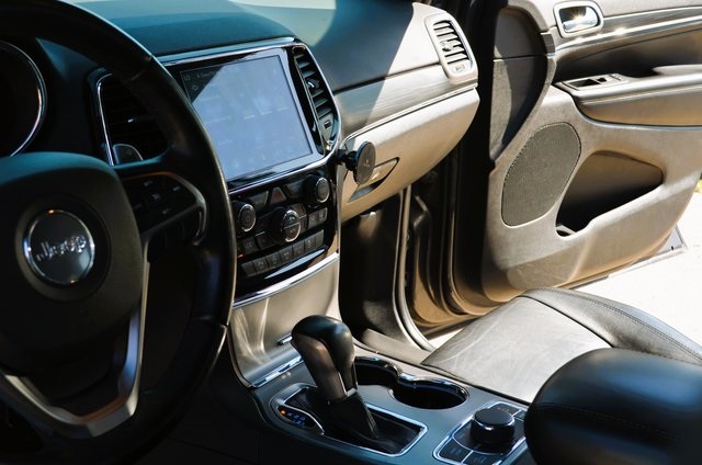 Vehicle image 22 of 58