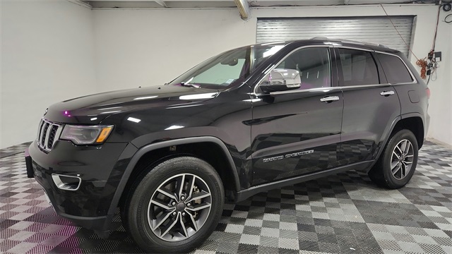 Vehicle image 2 of 27