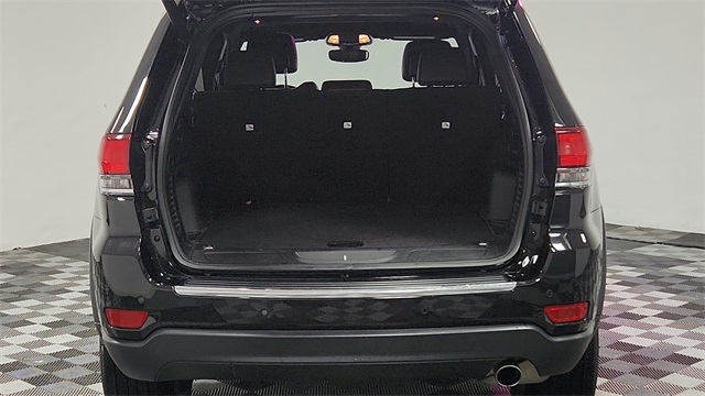Vehicle image 22 of 27