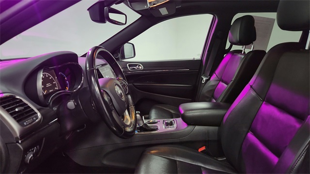 Vehicle image 18 of 27