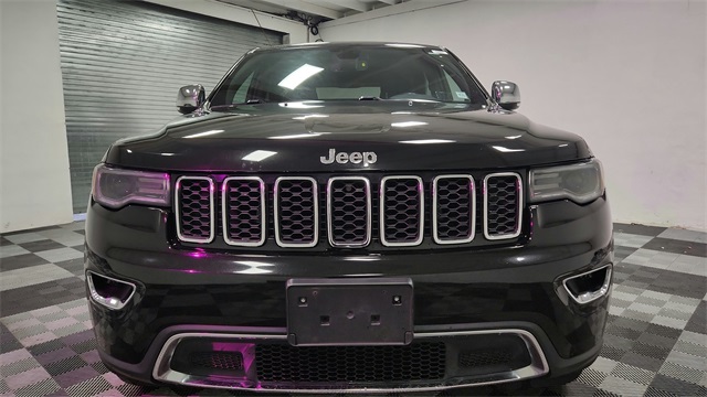 Vehicle image 10 of 27