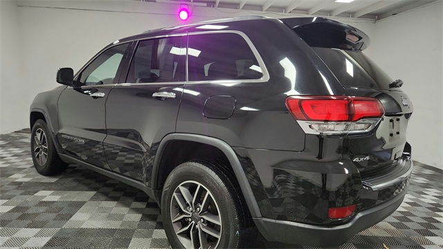 Vehicle image 9 of 27