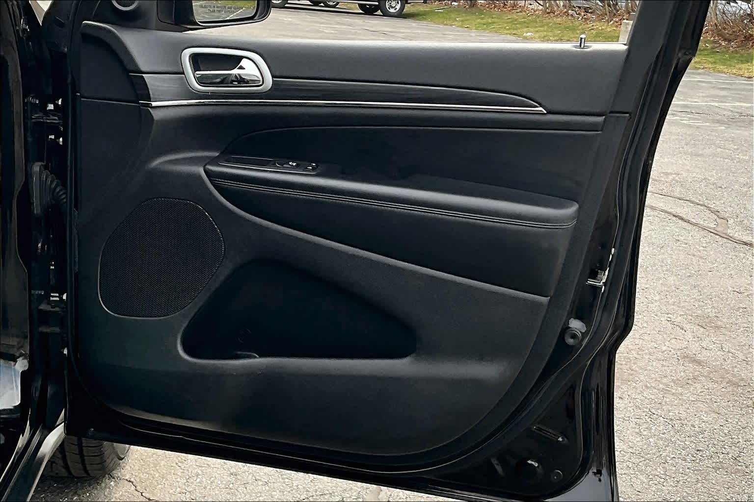 Vehicle image 12 of 35