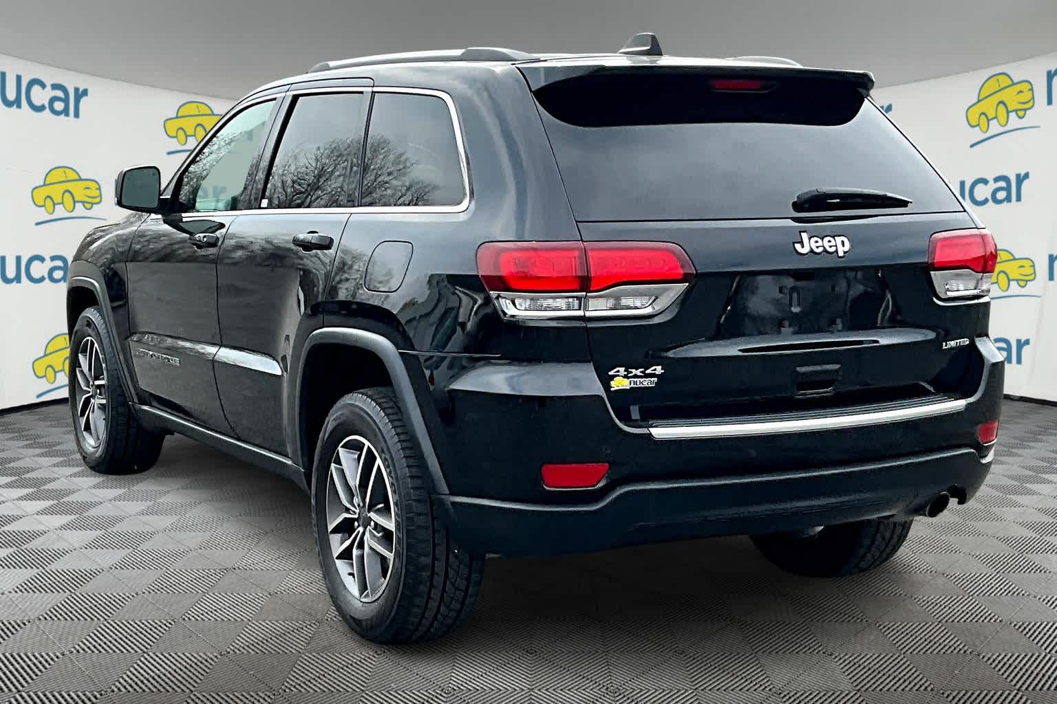 Vehicle image 6 of 35