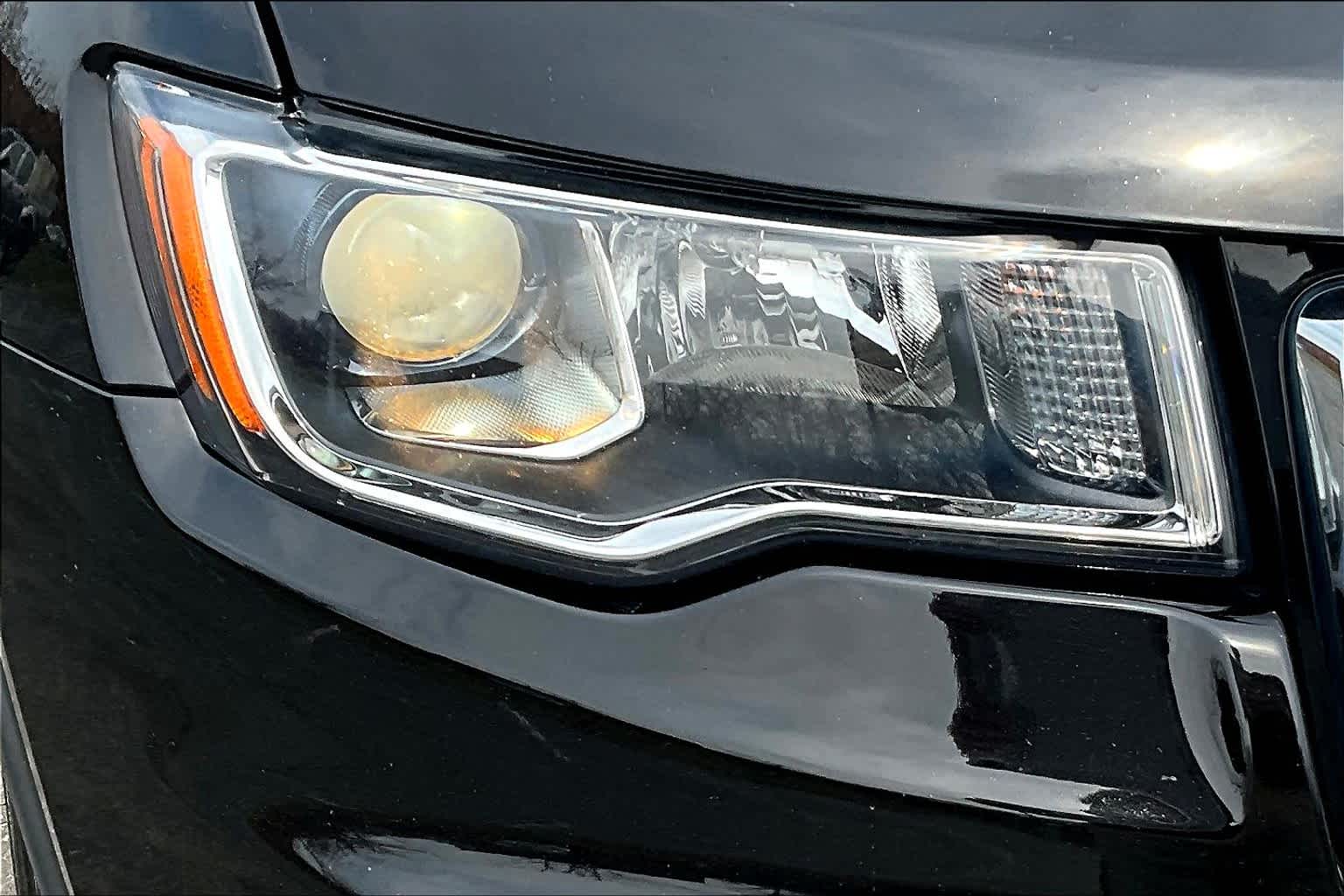 Vehicle image 32 of 35