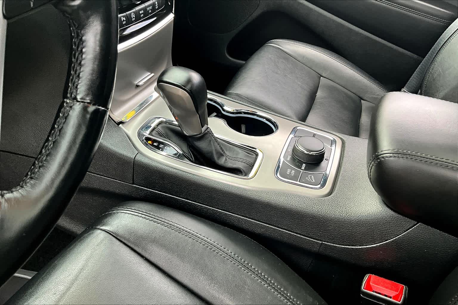 Vehicle image 19 of 35