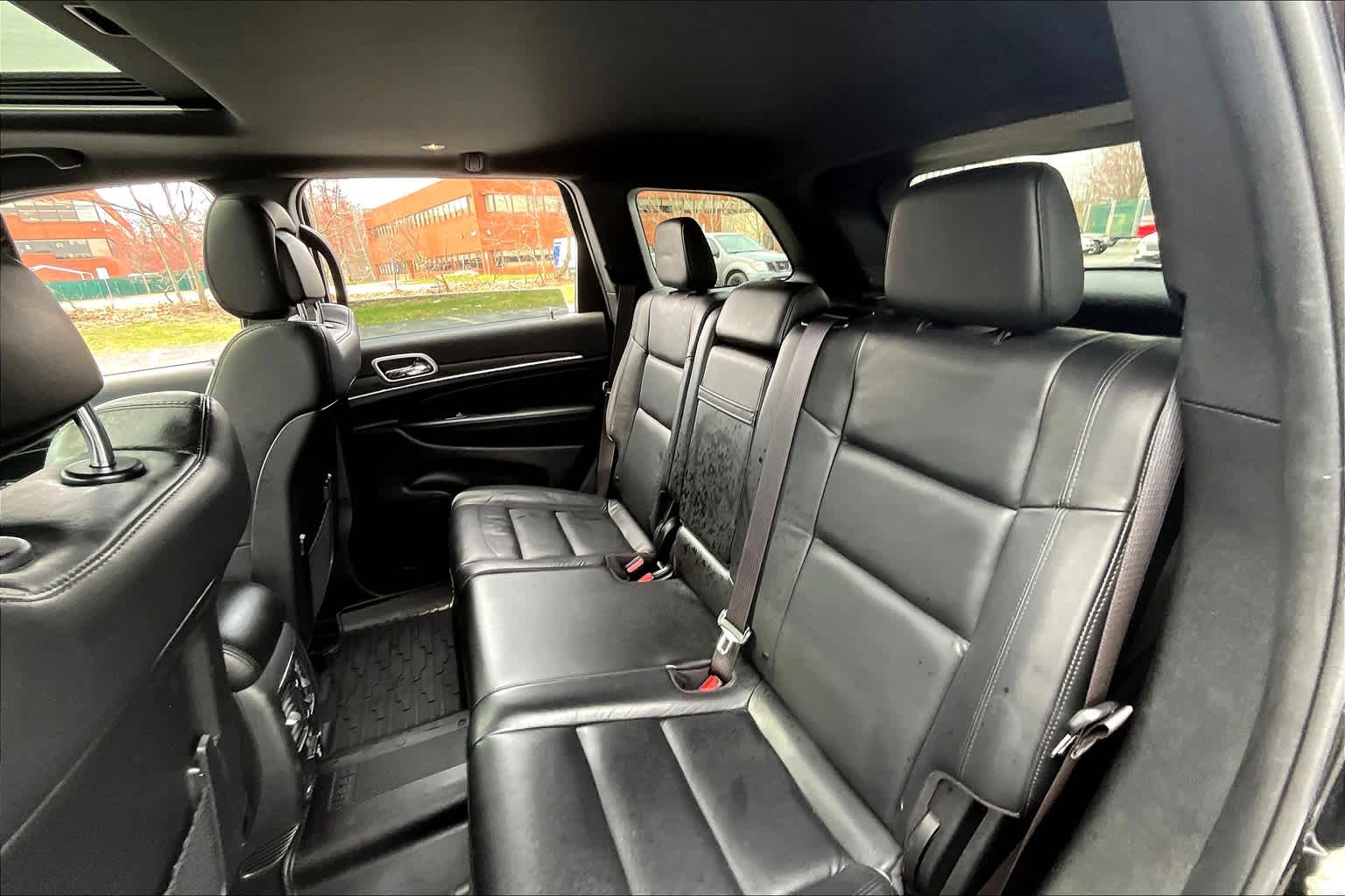 Vehicle image 14 of 35