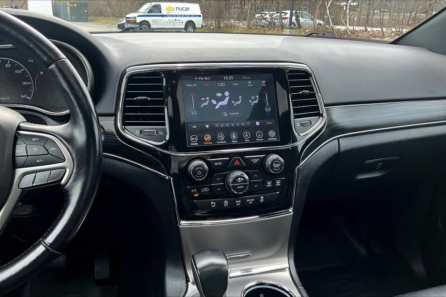 Vehicle image 17 of 35