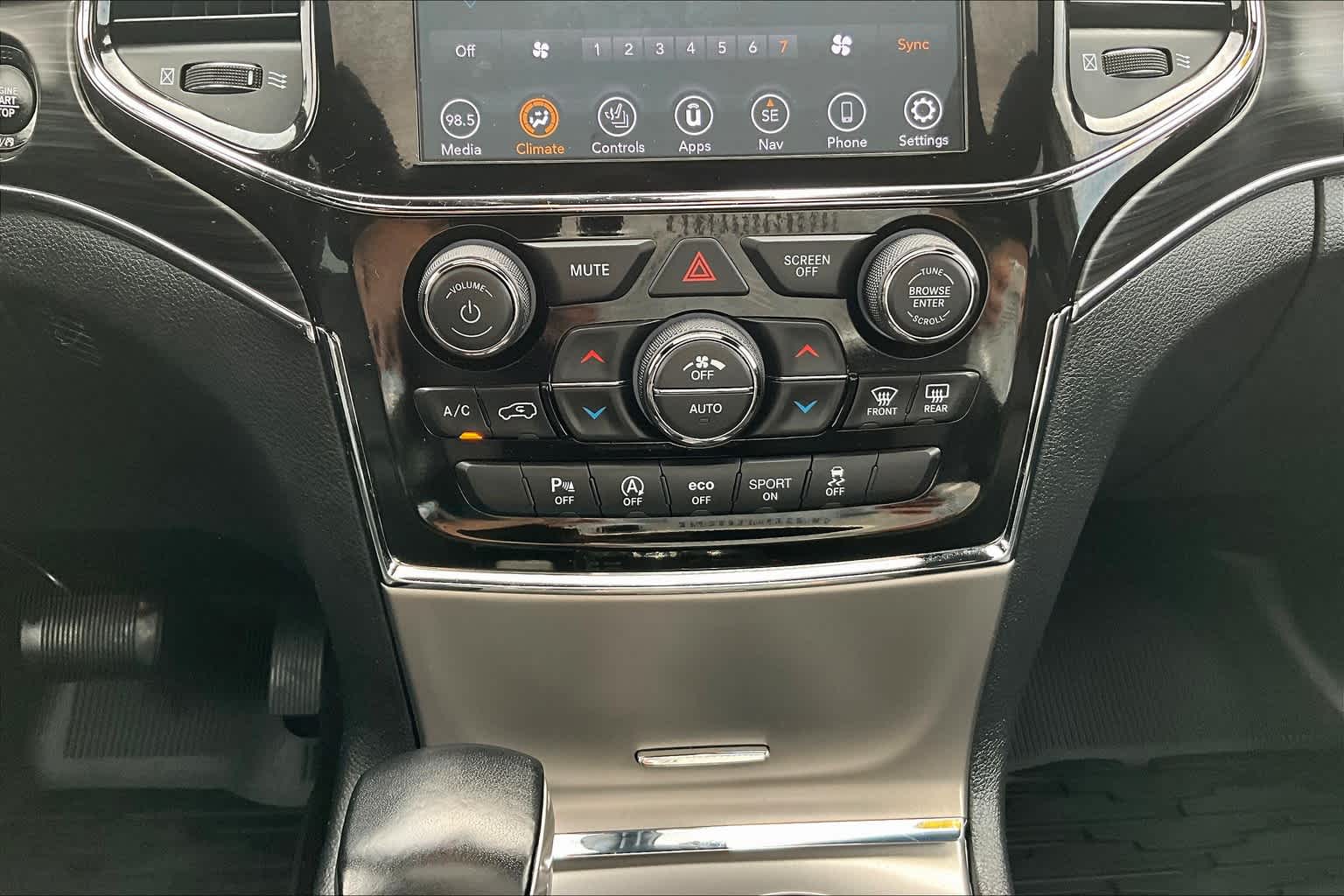 Vehicle image 26 of 35