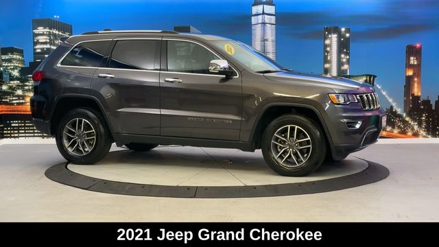 Vehicle image 3 of 32