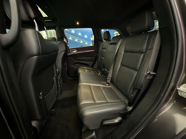 Vehicle image 24 of 32