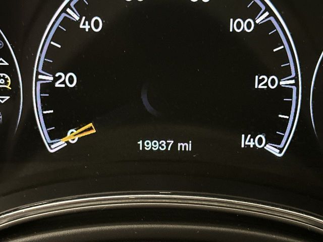 Vehicle image 15 of 32