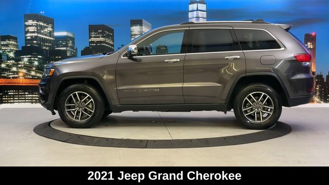 Vehicle image 9 of 32