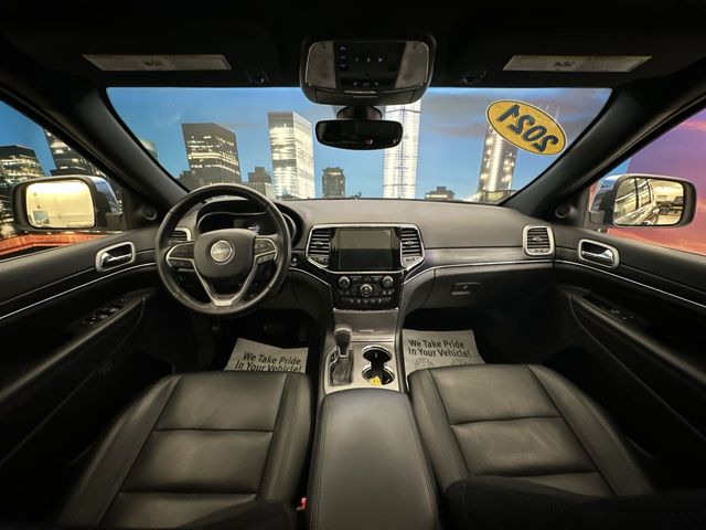 Vehicle image 25 of 32