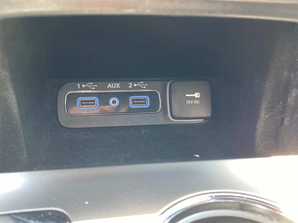 Vehicle image 33 of 36