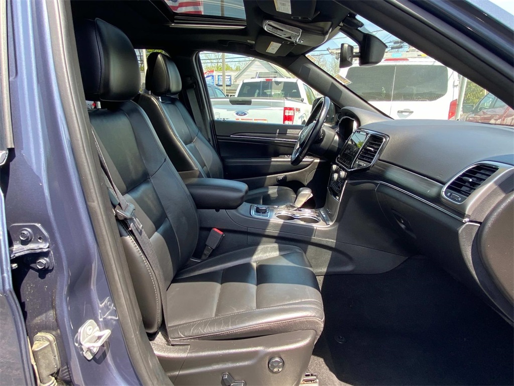 Vehicle image 9 of 36