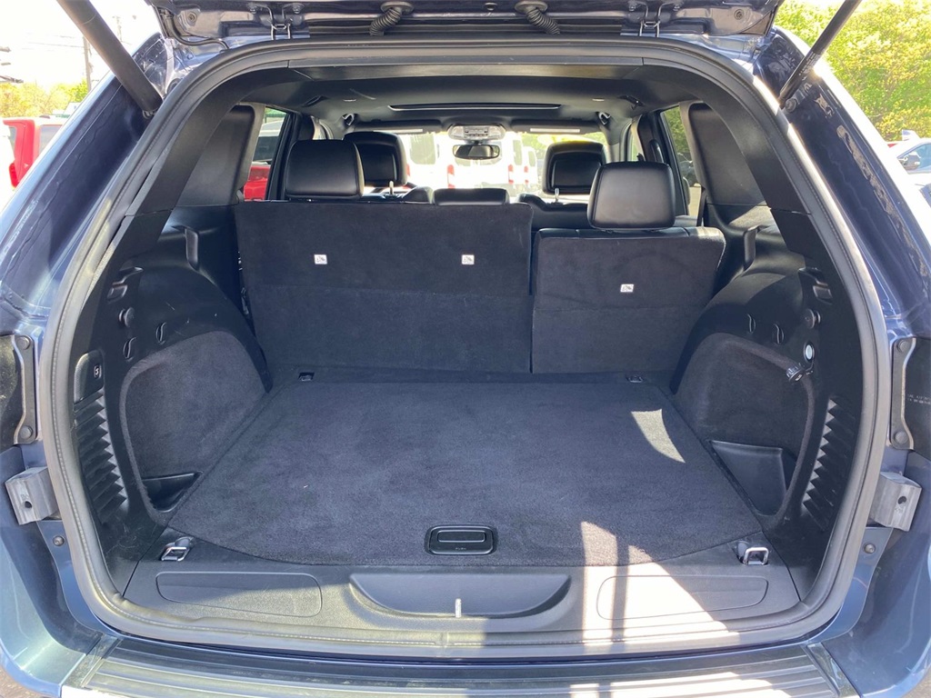 Vehicle image 12 of 36
