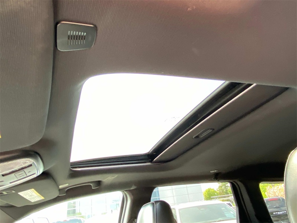Vehicle image 22 of 36