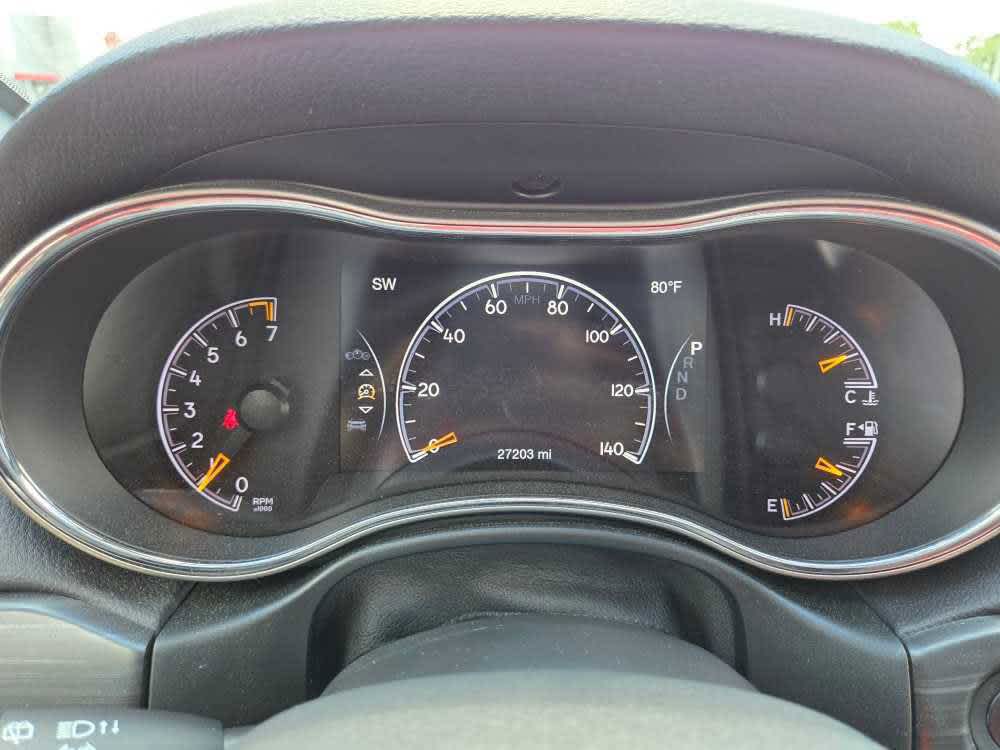 Vehicle image 17 of 28