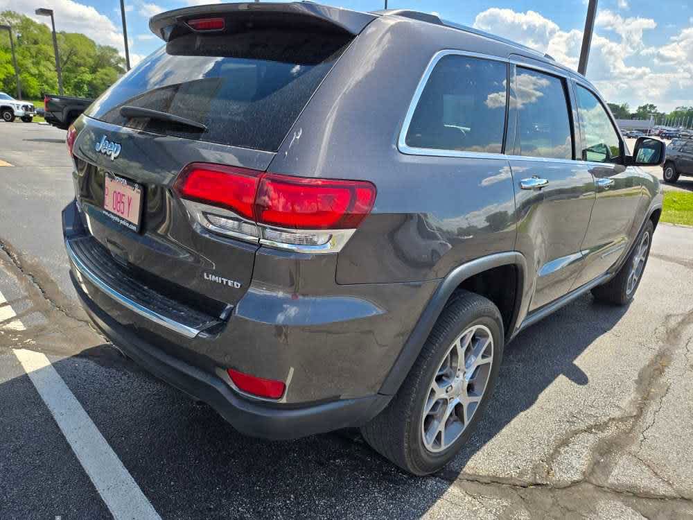 Vehicle image 3 of 28