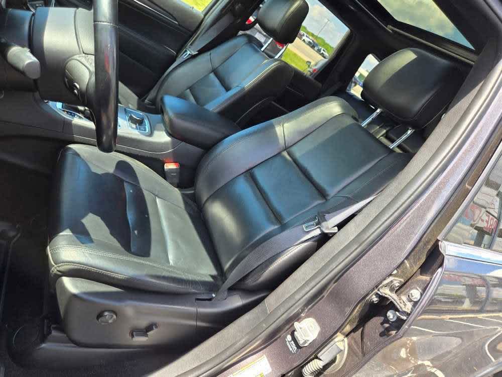 Vehicle image 5 of 28