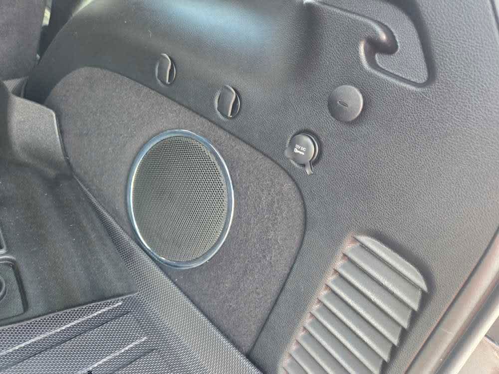 Vehicle image 10 of 28