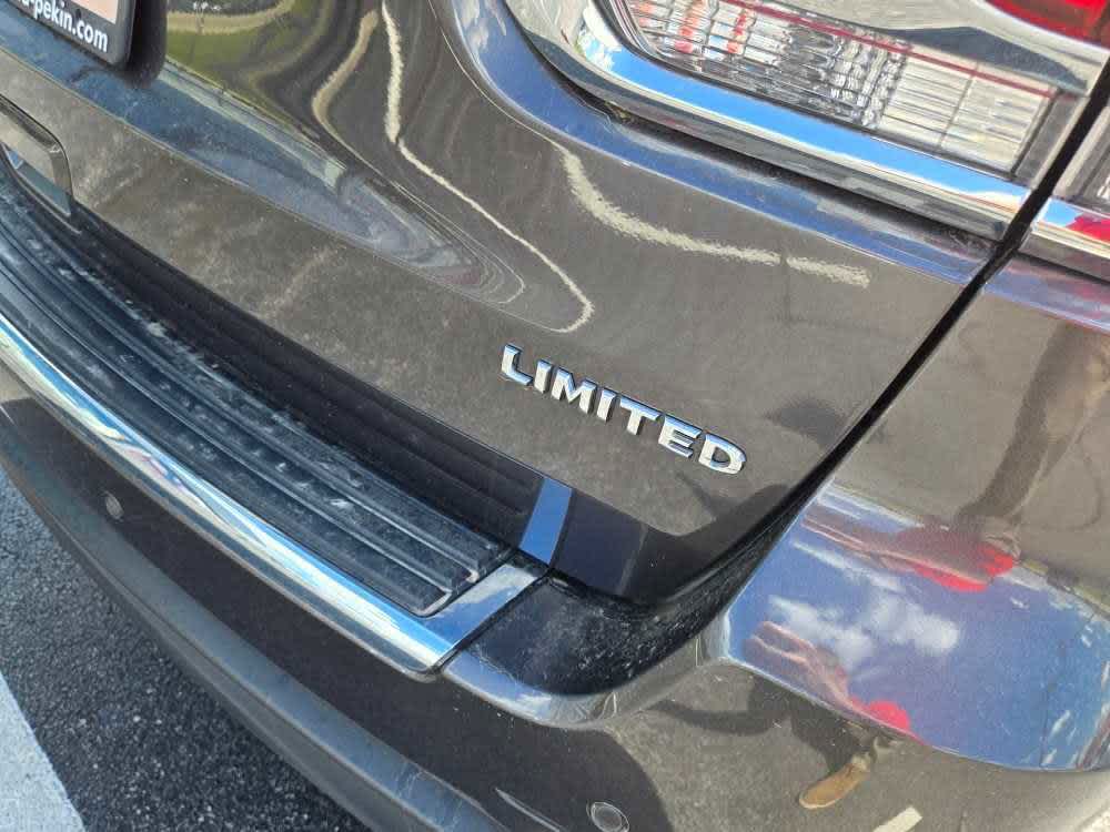 Vehicle image 13 of 28