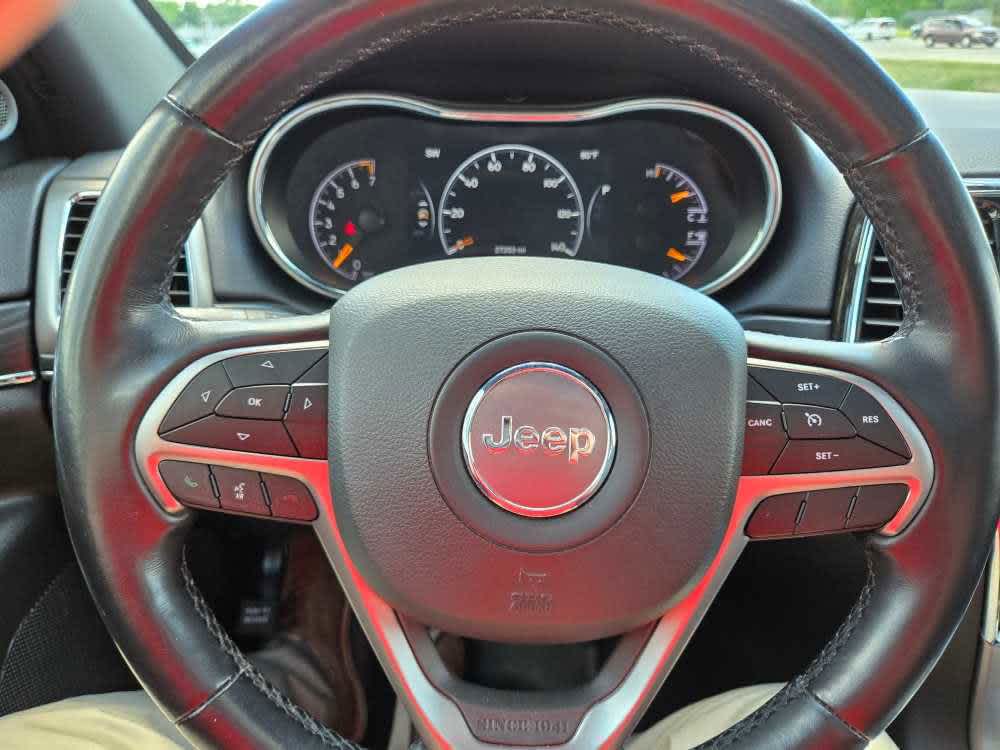 Vehicle image 16 of 28