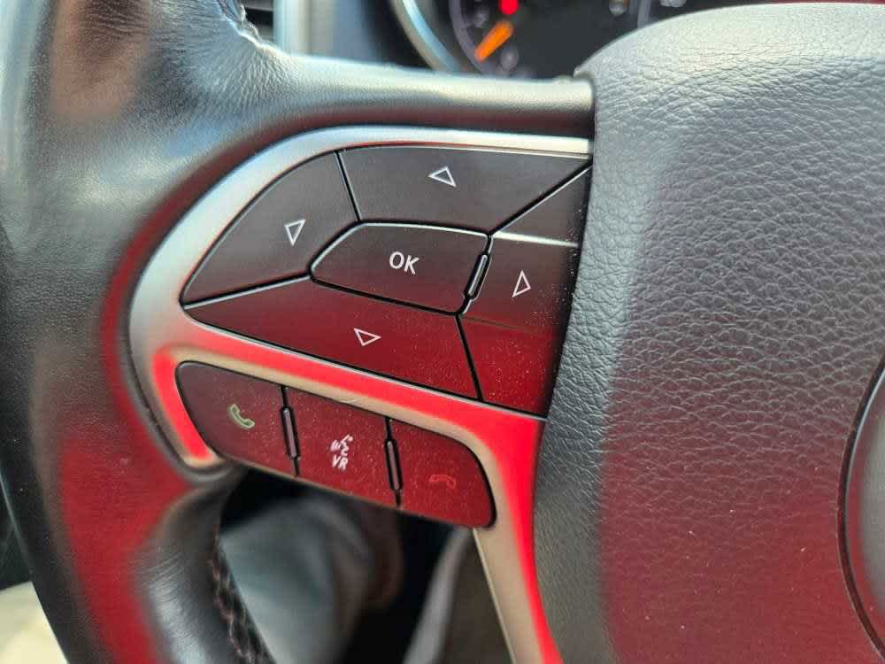 Vehicle image 19 of 28