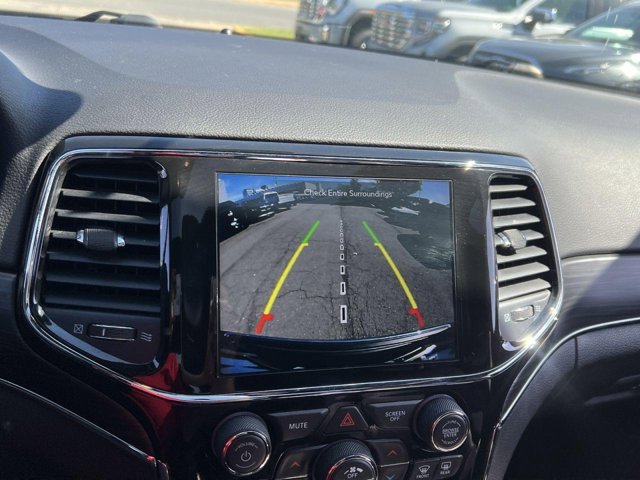 Vehicle image 16 of 30