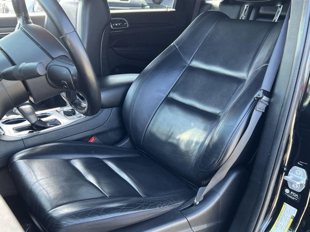 Vehicle image 10 of 30