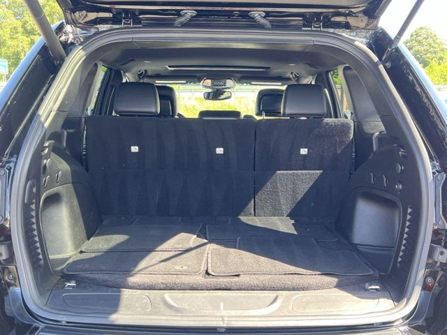 Vehicle image 23 of 30