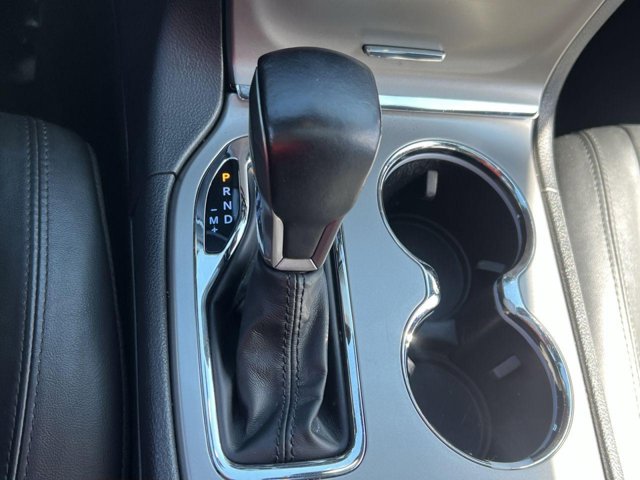 Vehicle image 19 of 30
