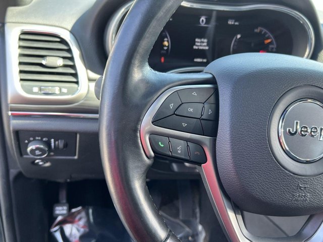 Vehicle image 28 of 30