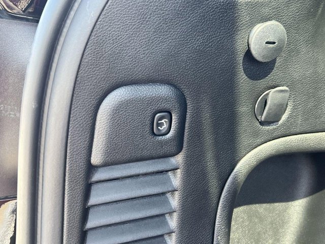 Vehicle image 24 of 30